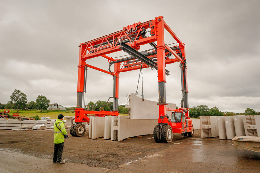 华隧智运：跨运车在模块化建筑行业中的高效应用