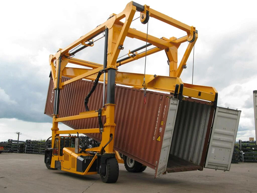 华隧重工：跨运车如何实现高效搬运？核心工作原理解析