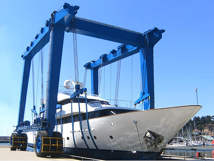 华隧重工：游艇吊现代游艇码头不可或缺的核心装备