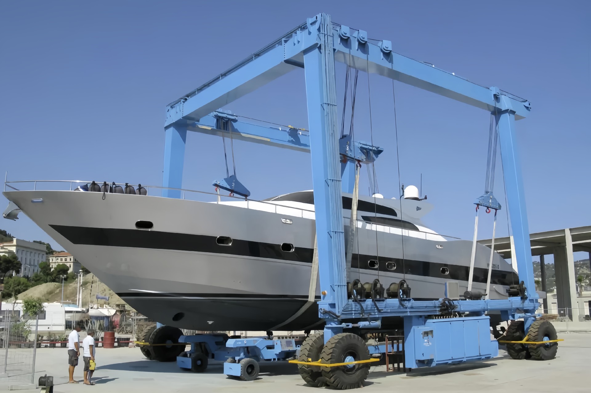 100-Ton Travel Lift.jpg