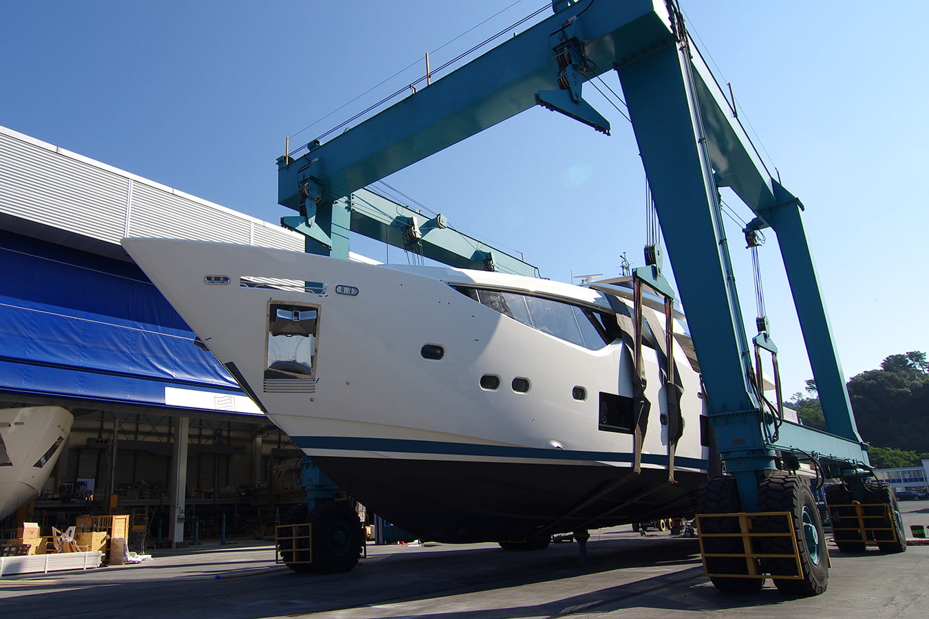 boat-travel-lift.jpg